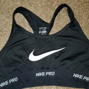 Nike pro sports bra